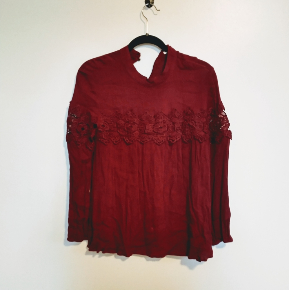 Jodifl maroon long sleeve boho top with lace detail size small
